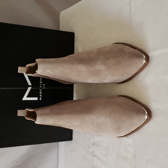 EUC Marc Fisher Yale Chelsea Boot size 8 M - Picture 6 of 16